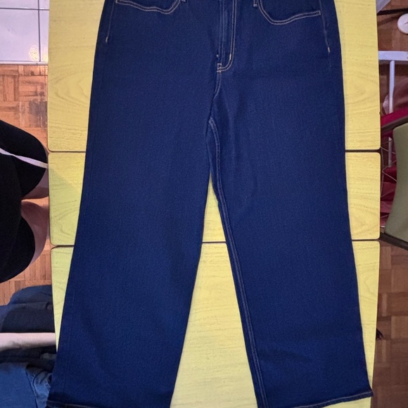 old navy pant never worn - looking for best offer - Picture 3 of 3